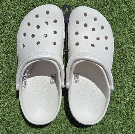 Crocs Unisex-Adult Classic Clogs (White)Size 10m/12w