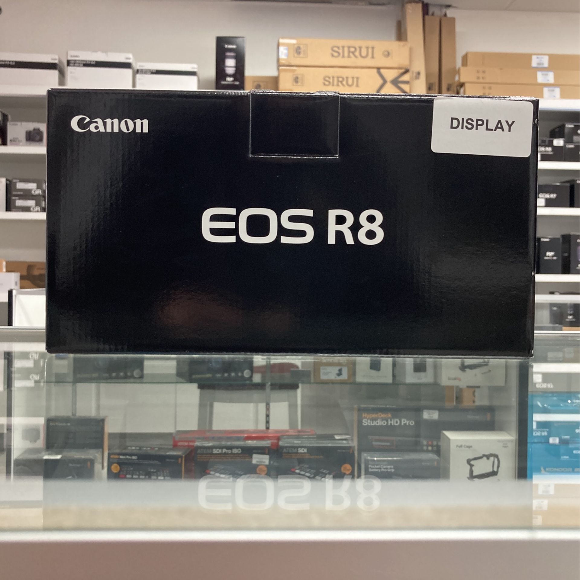 Canon R8 Body