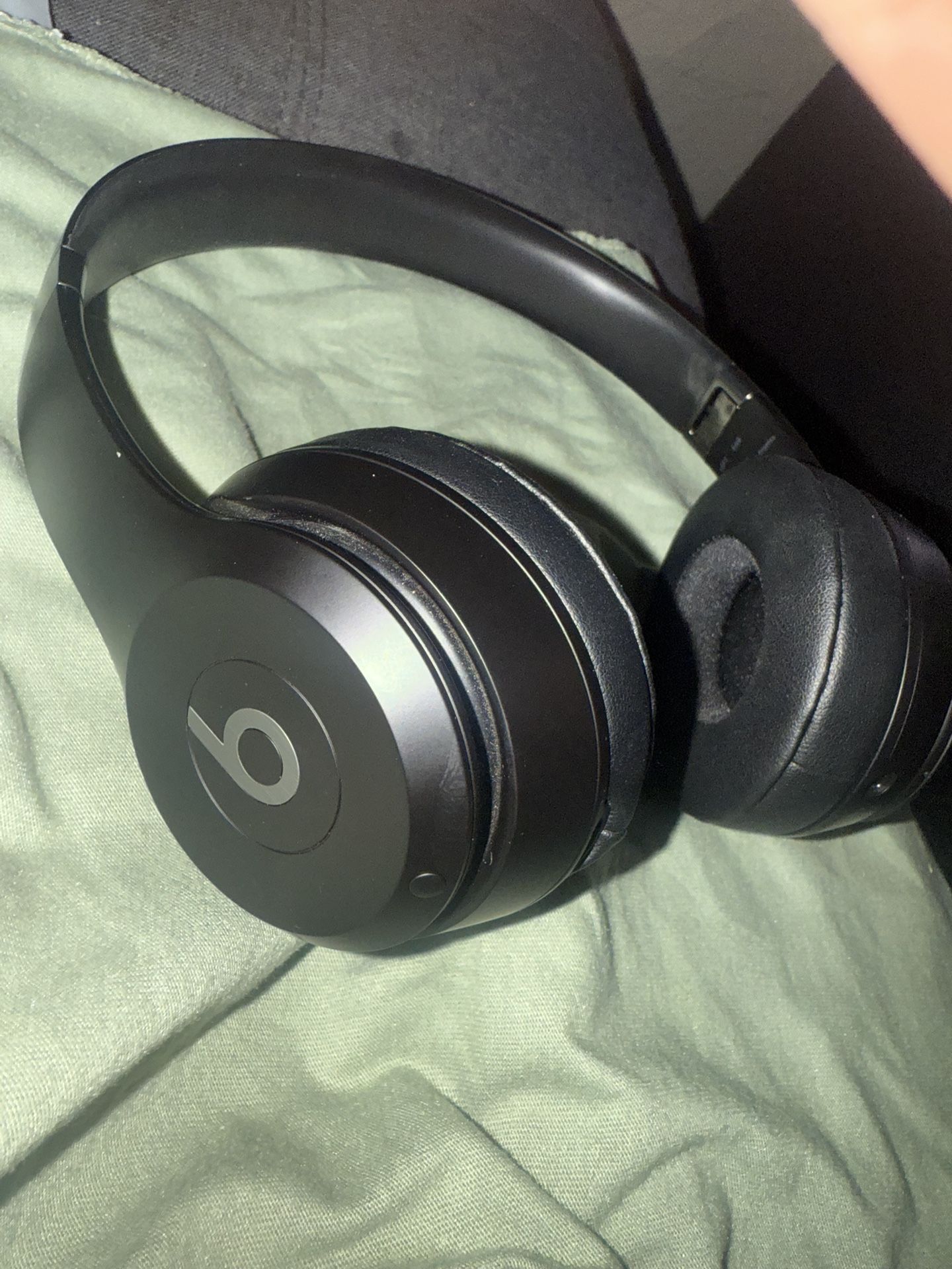 Beats Solo 4