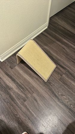 Cat Scratcher