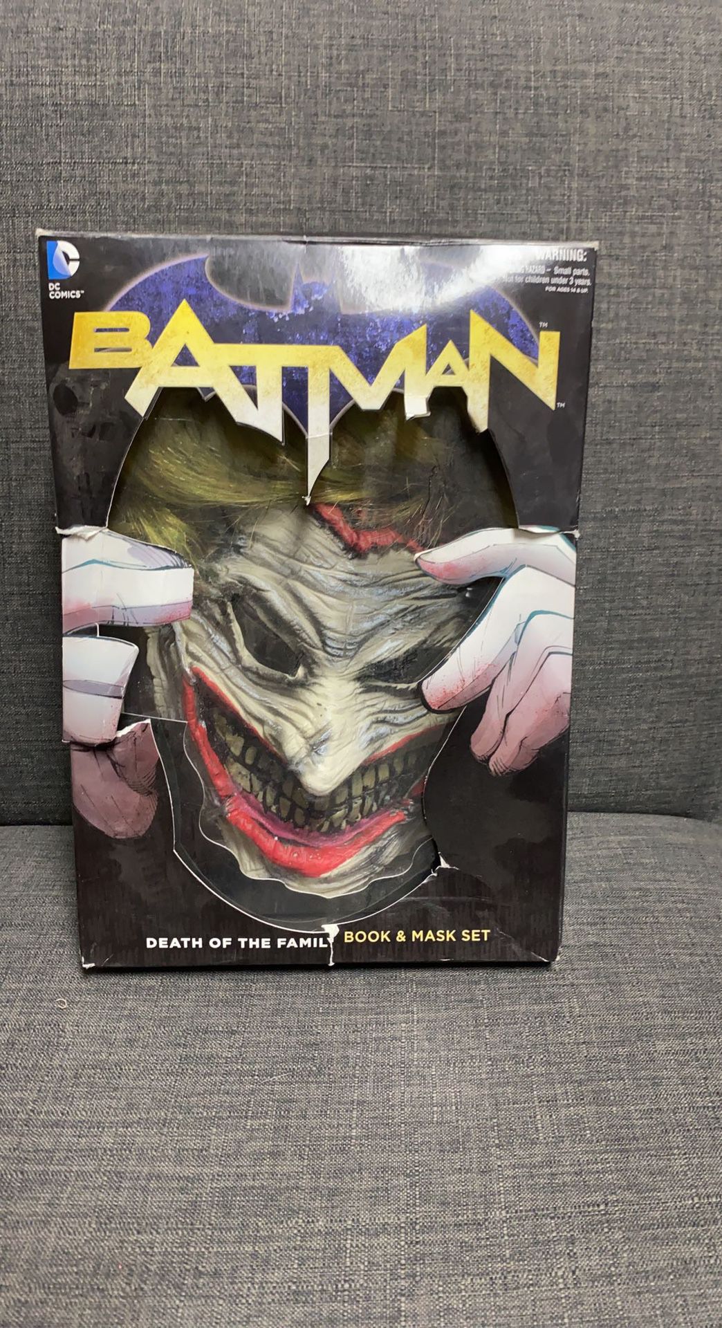 DC Comics: Batman Death Of The Family - Mask and book Set for Sale in  Hanford, CA - OfferUp