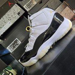 Sneakers 👟 Size 7/8/8.5/11