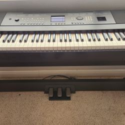 Yamaha Portable Grand Piano DGX-650