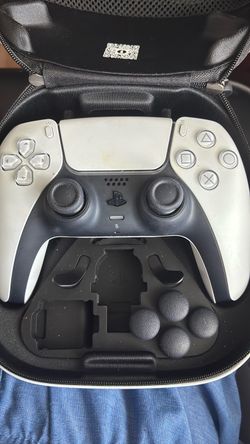 PlayStation 5 controller