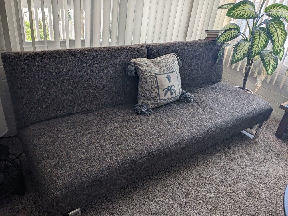 Couch / Futon