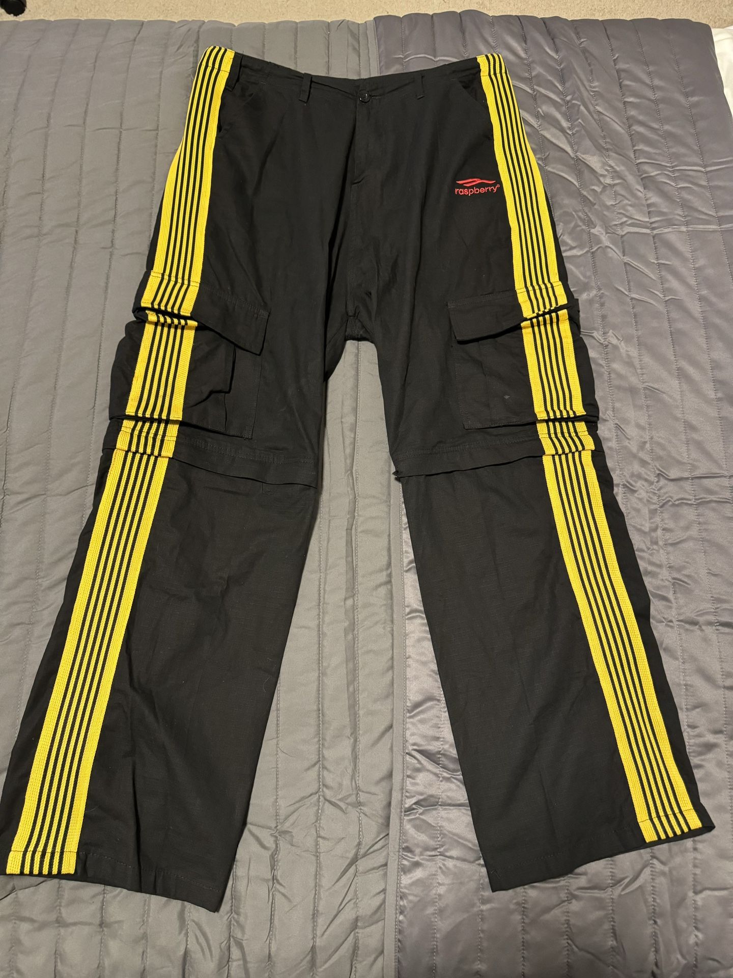 GV GALLERY / RASPBERRY HILLS CONVERTIBLE CARGOS SIZE XL