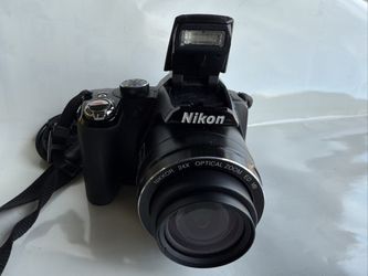 Nikon COOLPIX P90 CCD Digital Camera 12.1MP  24x With Accessories! 