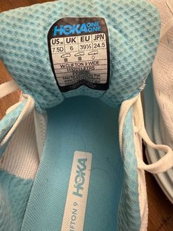 Hoka Clifton 9 Wide Women's Sneakers Size 7.5