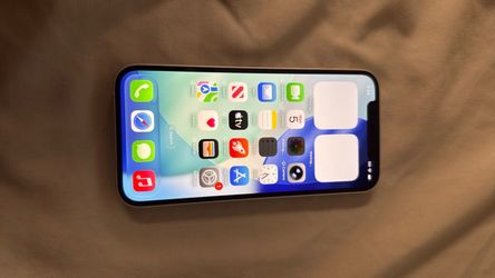 iPhone 12 64gb white unlocked