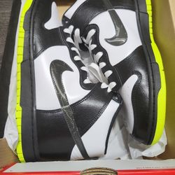 Nike Electric Pandas