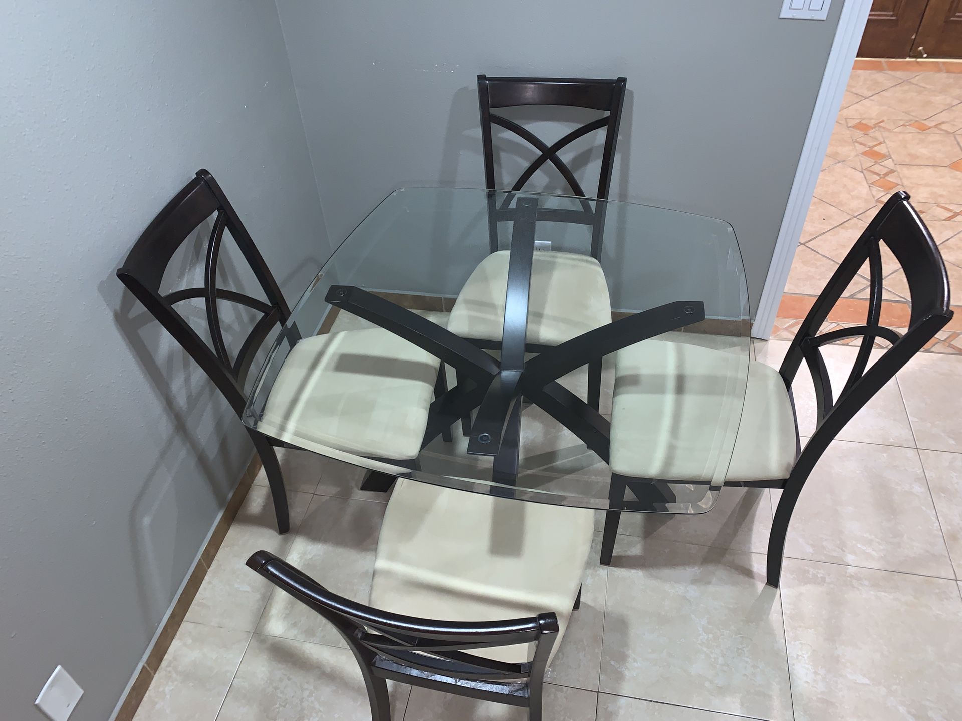 Breakfast Area Glass Table with 4 chairs