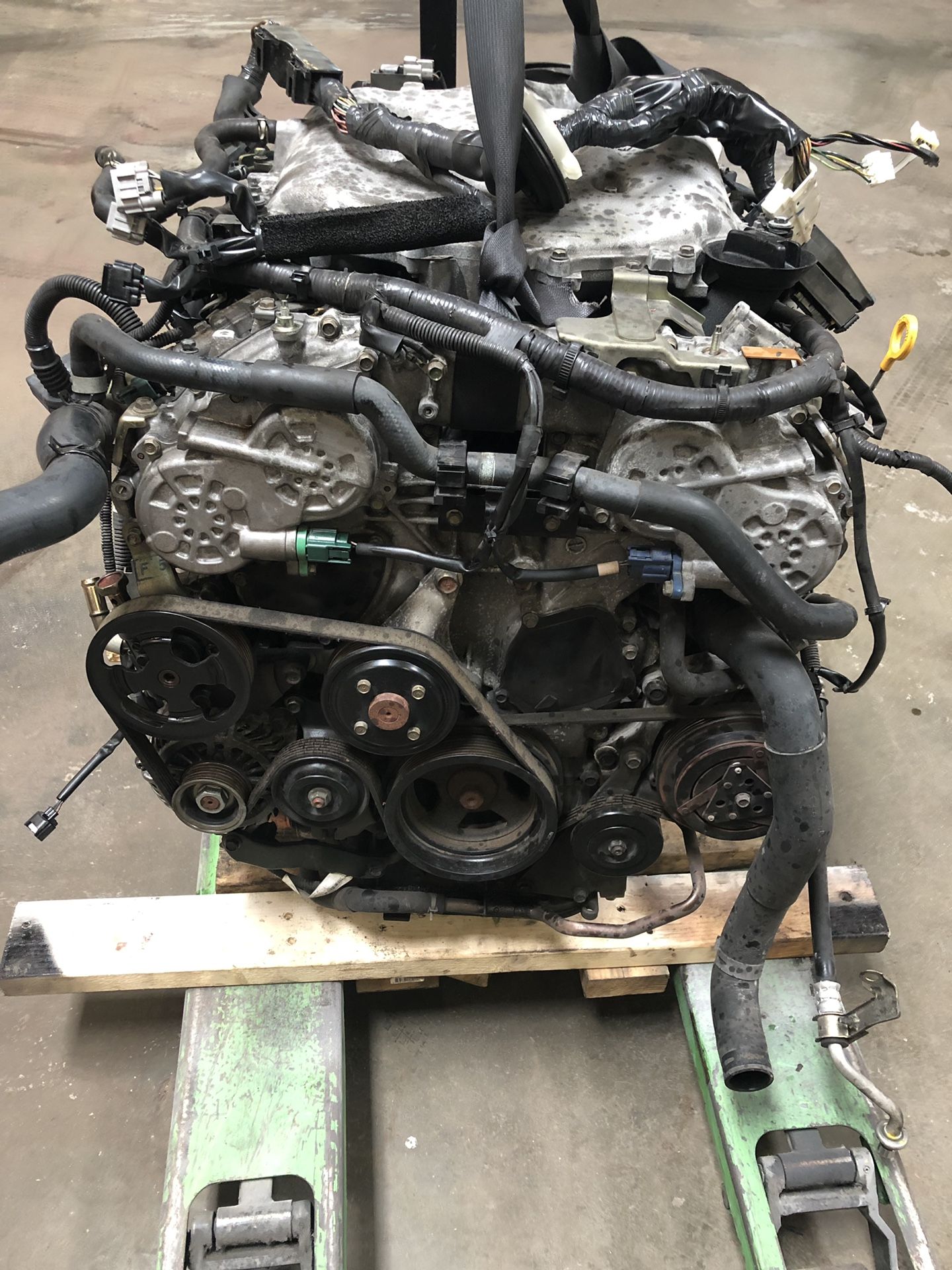 05-06 Nissan 350z Rev up engine