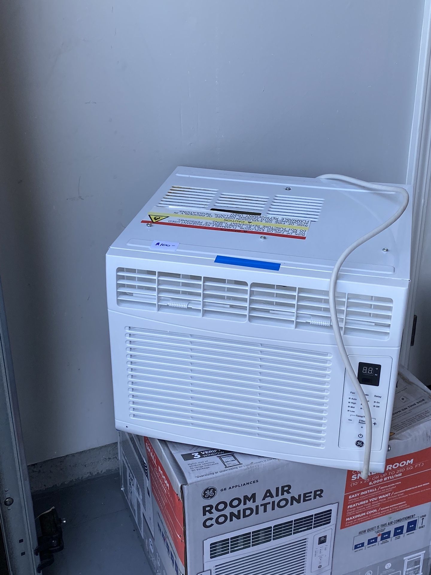 Window AC Unit With Remote Control