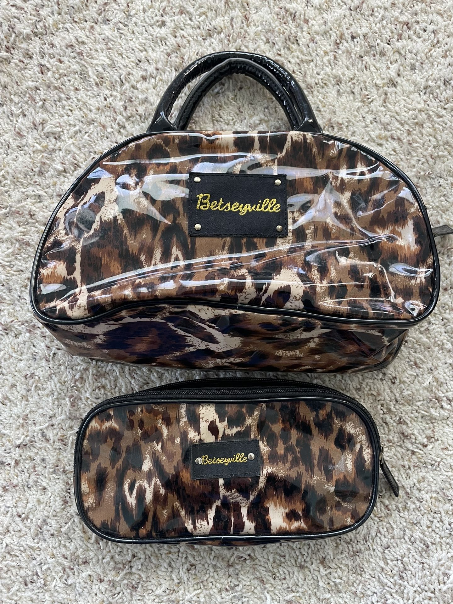 Betseyville By Betsey Johnson Toiletries Bag