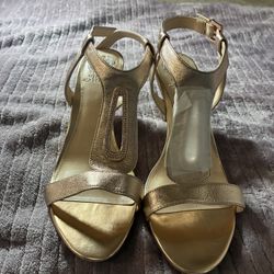 Vince Camuto Metallic Gold Heels Size 9.5