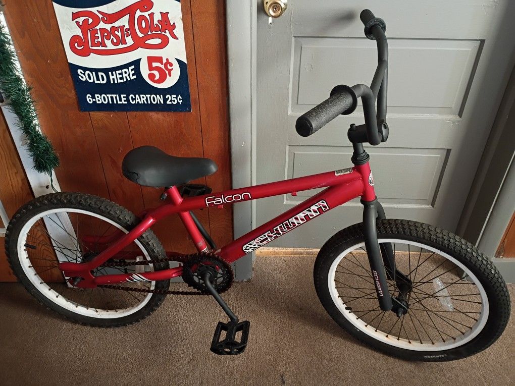 Clean Schwinn 20-in BMX bike