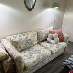 Floral Print Pull Out Couch 