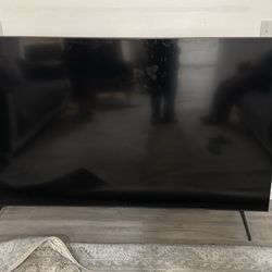 SAMSUNG 85in TV