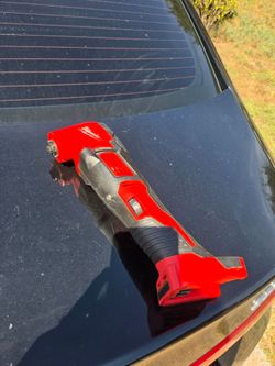 e M18 oscillating multi-tool