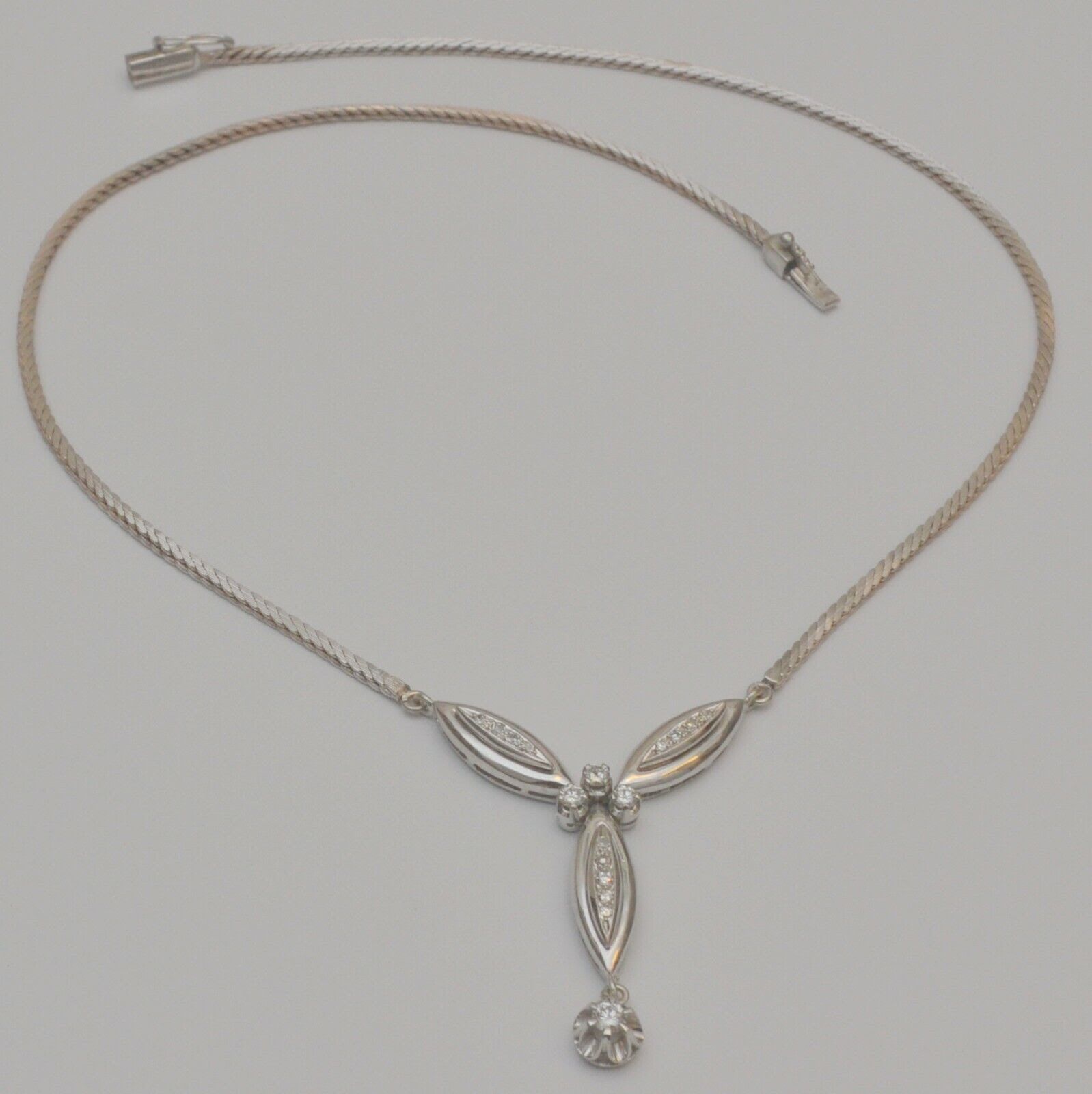 Gold diamond necklace 18k white chain 0.45 tcw round stones 15.75 inches