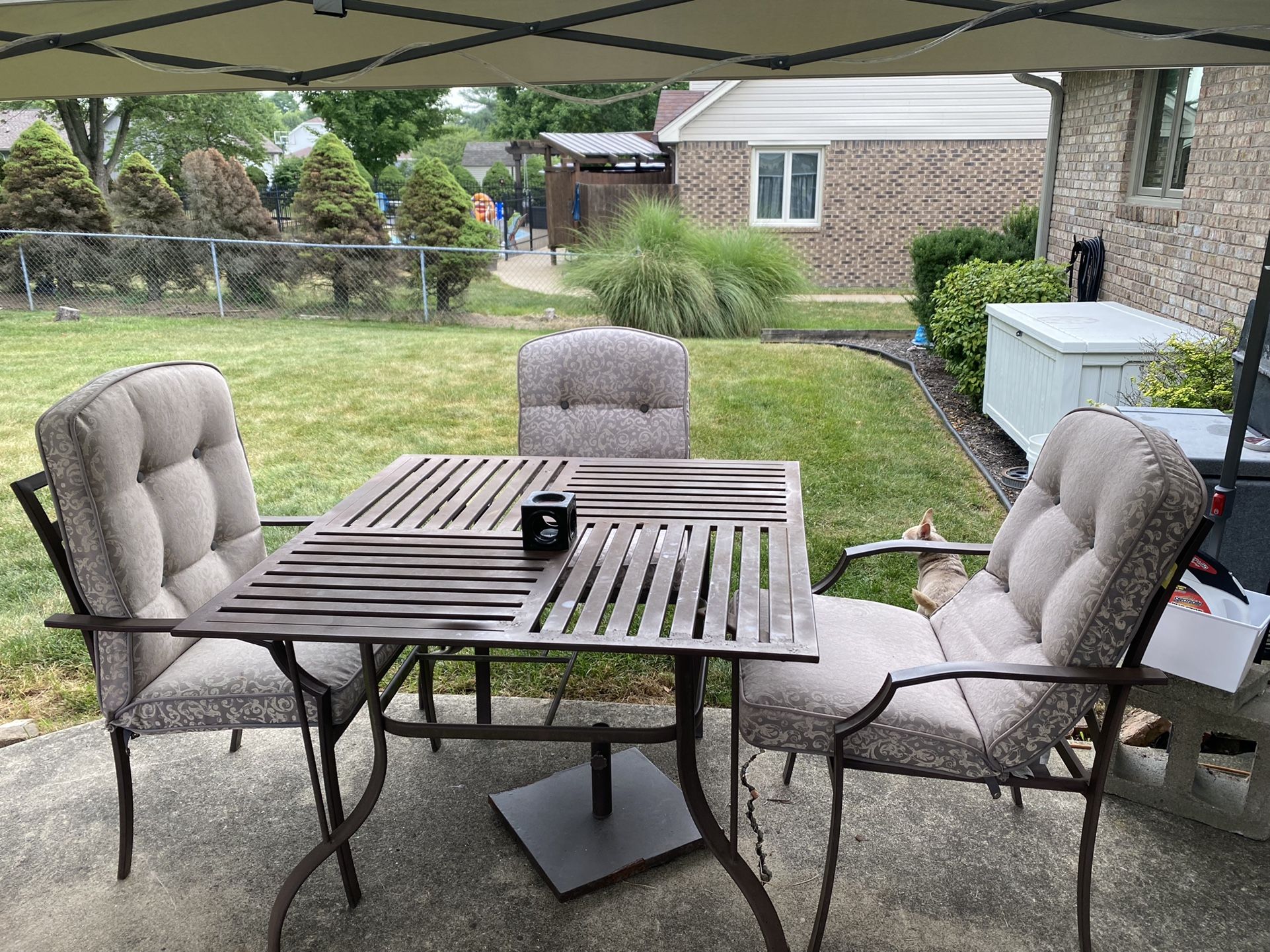 Patio Table And 4 Chairs W Cushions   W Umbrella  Stand….