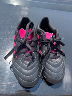 Soccer cleats