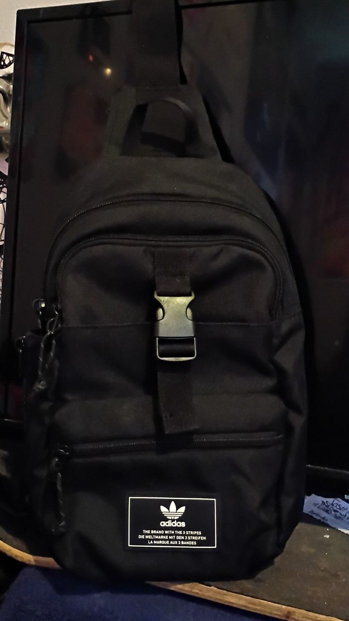 Adidas Originals Utility 3.0 Sling Crossbody Shoulder Bag Bottle Pocket. (Black)