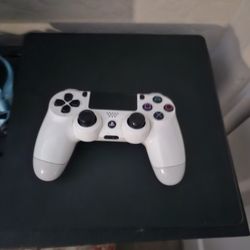 PS4 Slim 