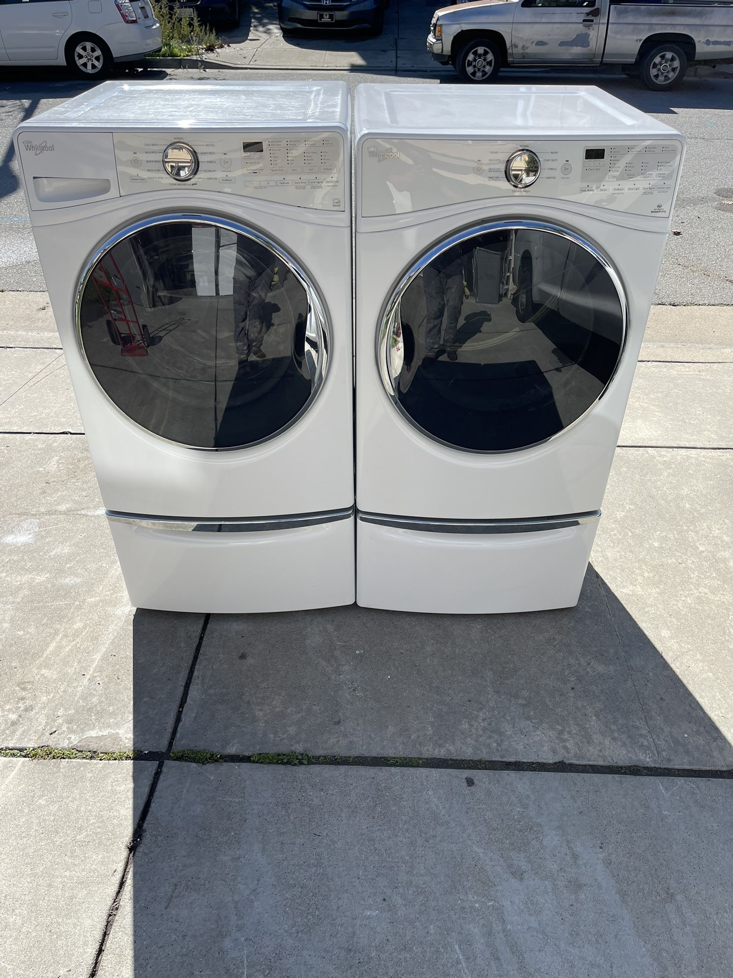 Whirlpool Washer/Dryer (Electric Dryer + Pedestals) 30 day Warranty 