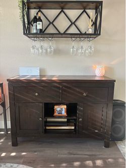 Bar cabinet hutch