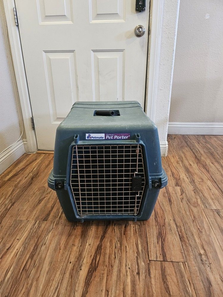 Med/LG Pet Carrier