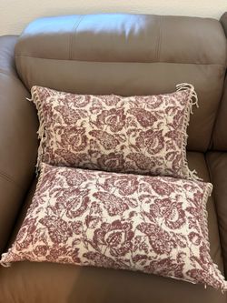 Throw pillows set of 2