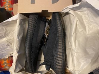 Yeezy Onyx Black Mens Size 10.5