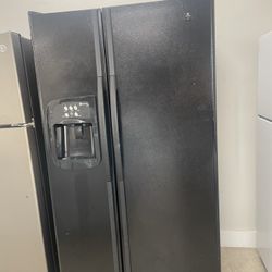 Refrigerator Side By Side Maytag  