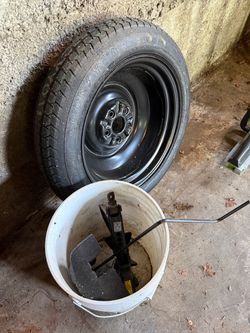 Spare and jack kit 2010 Camry