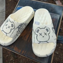 YOUMGL )Super Lightweight Cloud Flip-Flops