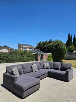 Great Large Sectional Sofa 💥 Free Delivery 💥