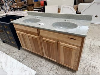 Bathroom vanity 61”in