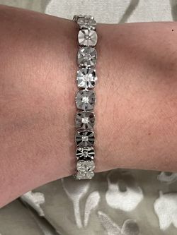 18k White Gold And 1.10ct Natural Diamond Bracelet