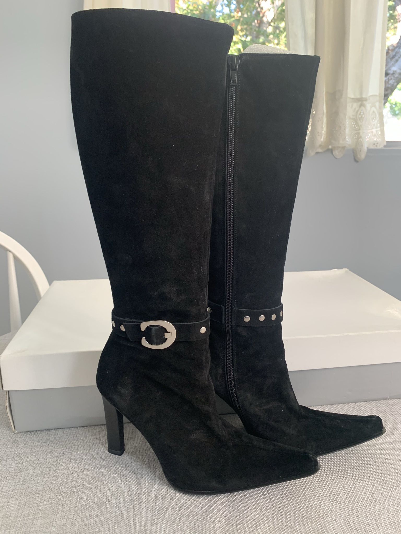 Like New Charles David Ladies Black Suede Boots
