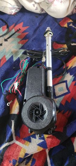 Car retractable universal antenna