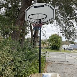 Basketball Hoop 