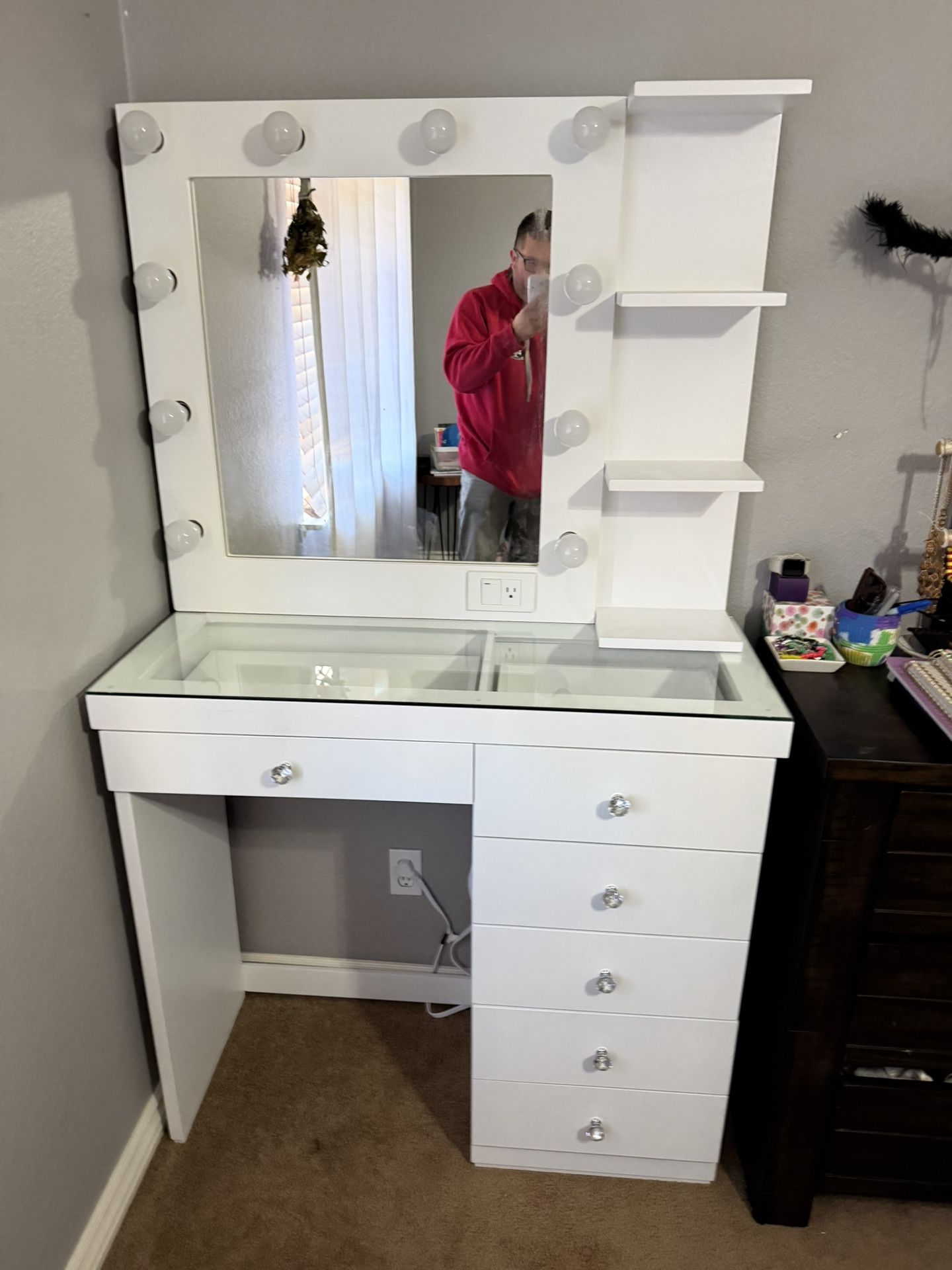 New Makeup Vanity In Stock