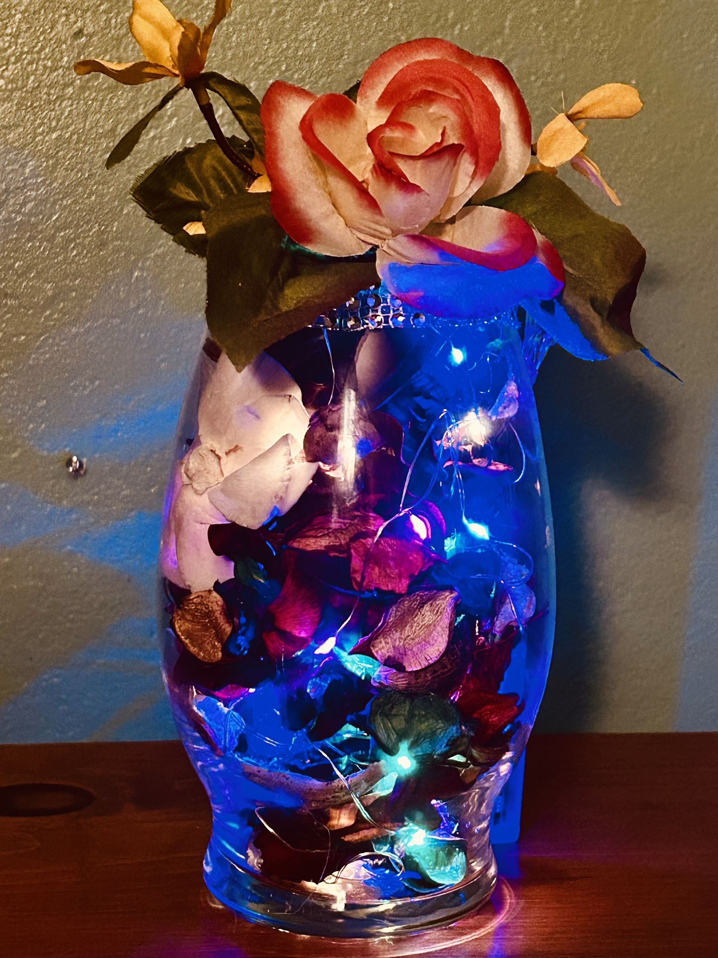 Centerpiece Lighted Floral Vase Wireless