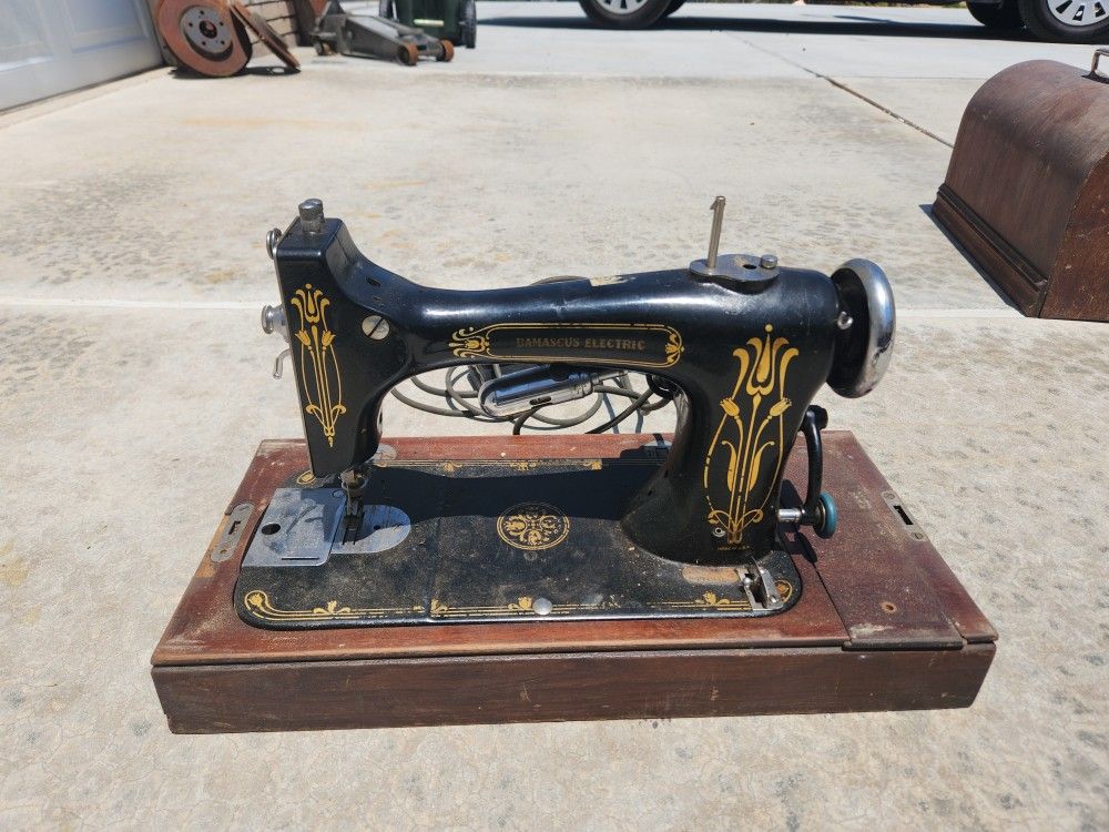 Vintage Damascus Electric Sewing Machine