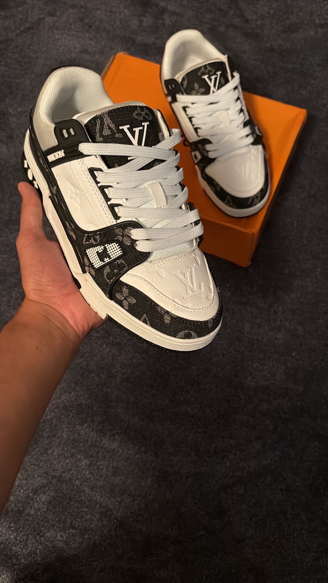 Louis Vuitton Trainers size 9