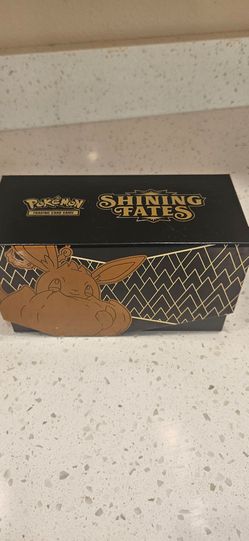 Pokémon Shining Fates Box