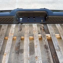 REAR BUMPER – 2019–2026 RAM 2500 / 3500 / 4500  💲 $549 	•	Gloss black finish 	•	OEM / Factory style 	•	Fits RAM 2500 / 3500 / 4500 	•	Good condition 