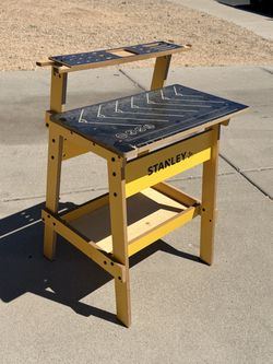 Stanley Jr Kids Play Workbench (LxWxH: 24” x 20” x 32”)