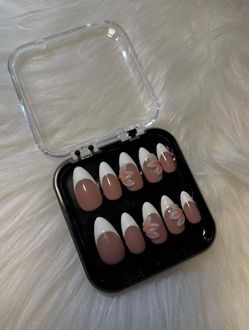 Custom press on nail